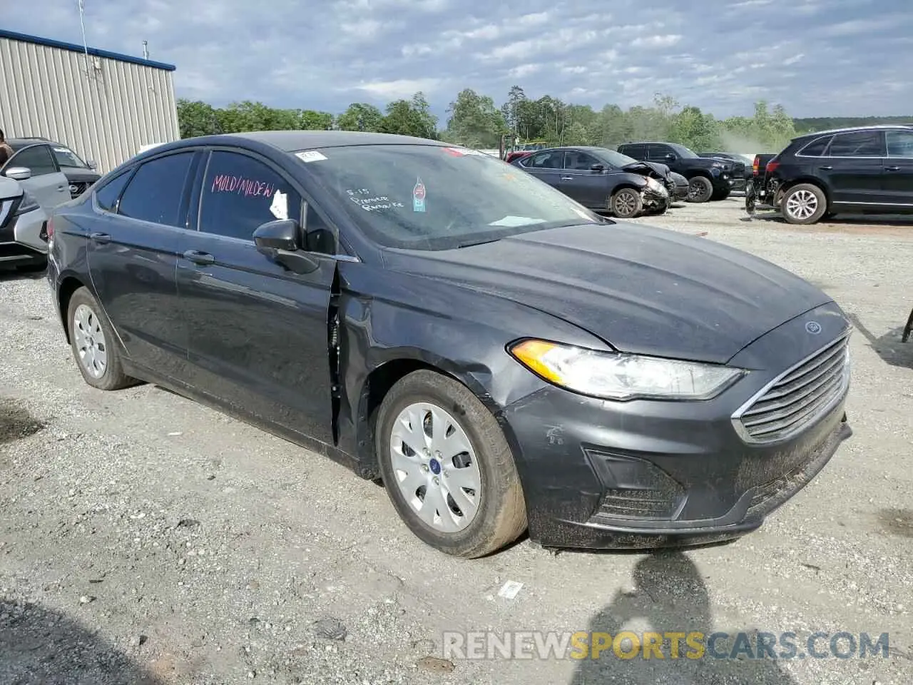 4 Photograph of a damaged car 3FA6P0G71KR280352 FORD FUSION 2019