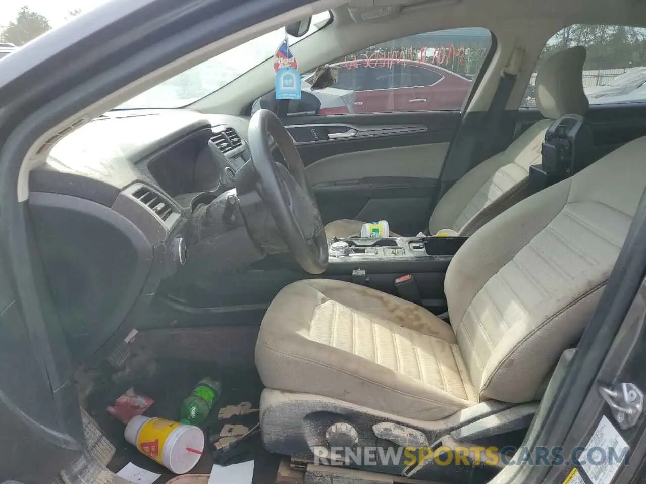 7 Photograph of a damaged car 3FA6P0G71KR280352 FORD FUSION 2019