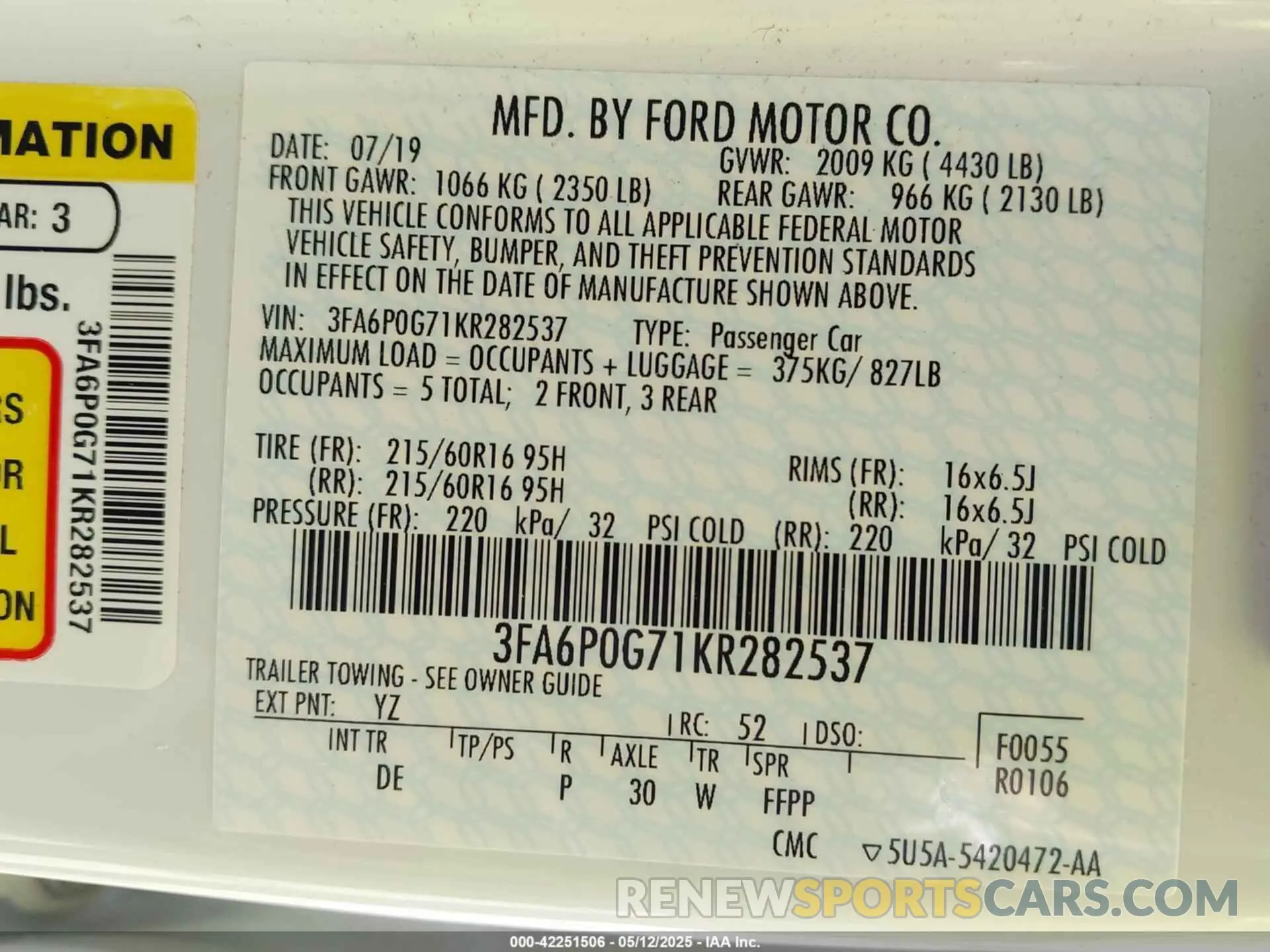 9 Photograph of a damaged car 3FA6P0G71KR282537 FORD FUSION 2019