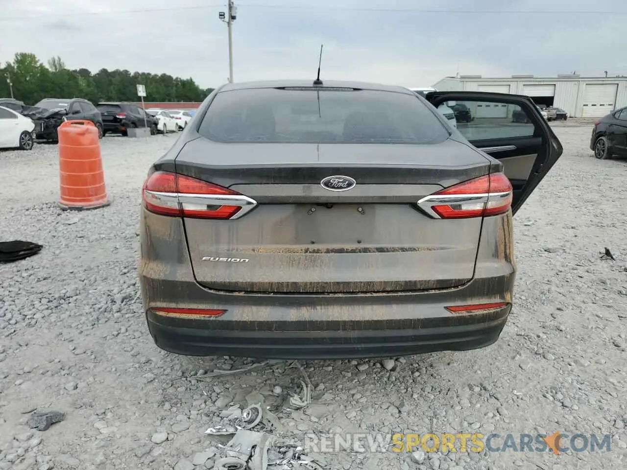 6 Photograph of a damaged car 3FA6P0G71KR283090 FORD FUSION 2019