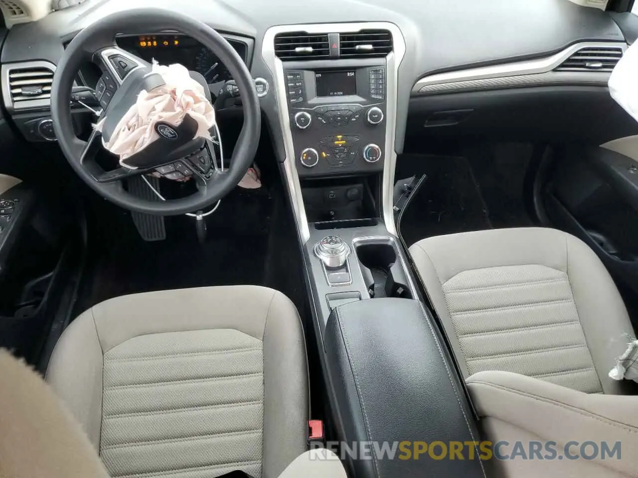 8 Photograph of a damaged car 3FA6P0G71KR283090 FORD FUSION 2019