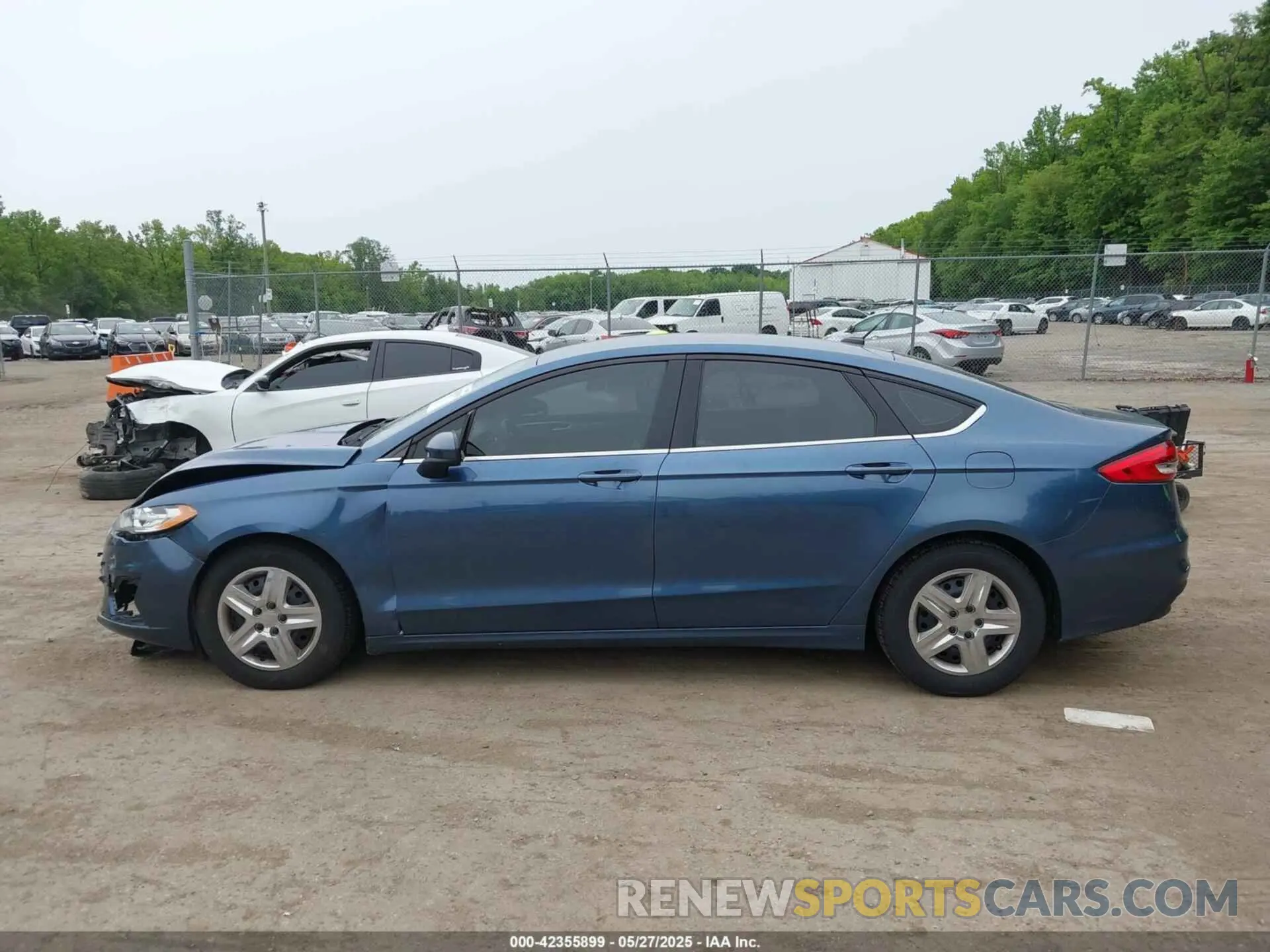 14 Photograph of a damaged car 3FA6P0G72KR112266 FORD FUSION 2019