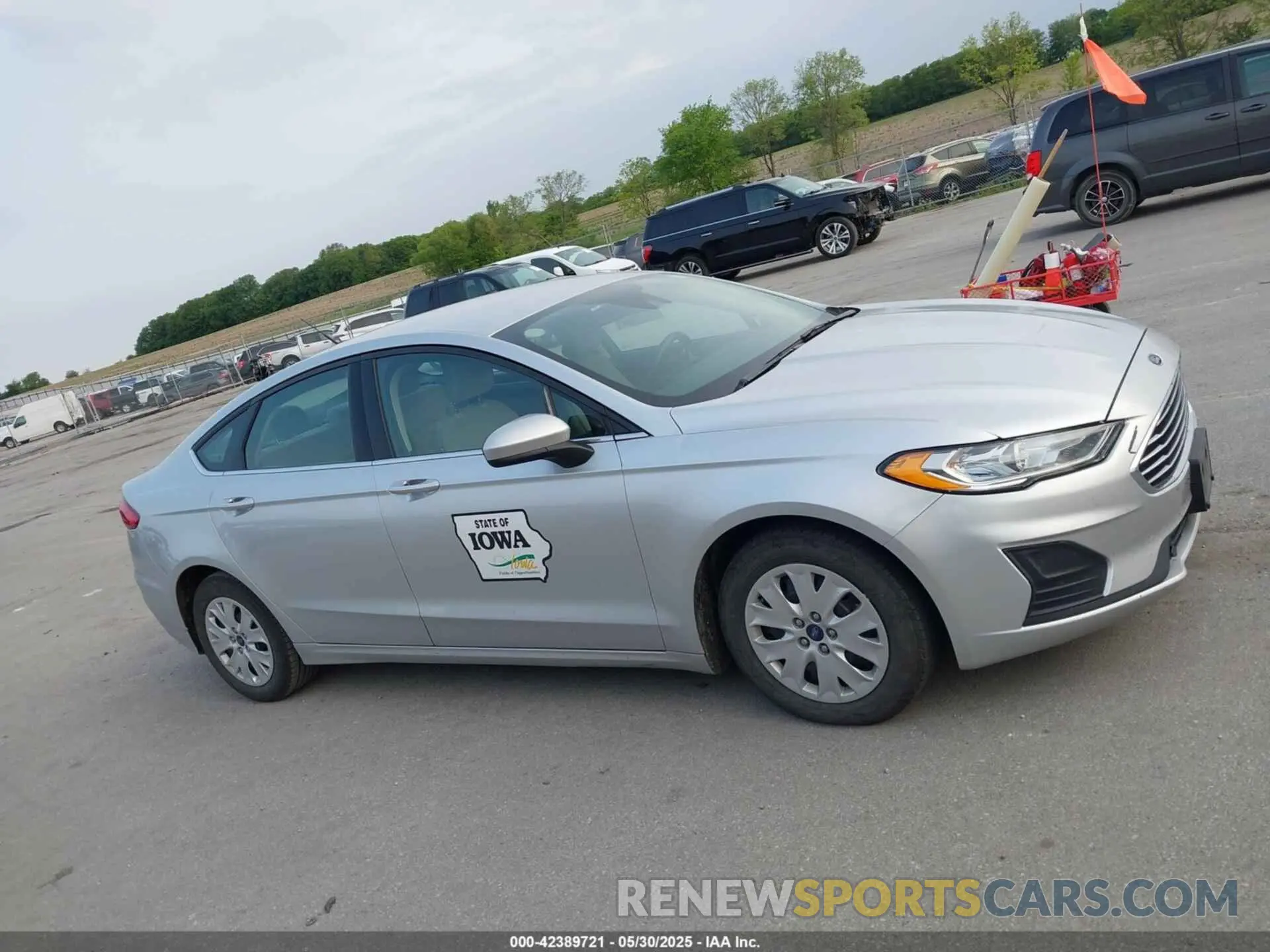 13 Photograph of a damaged car 3FA6P0G72KR151715 FORD FUSION 2019