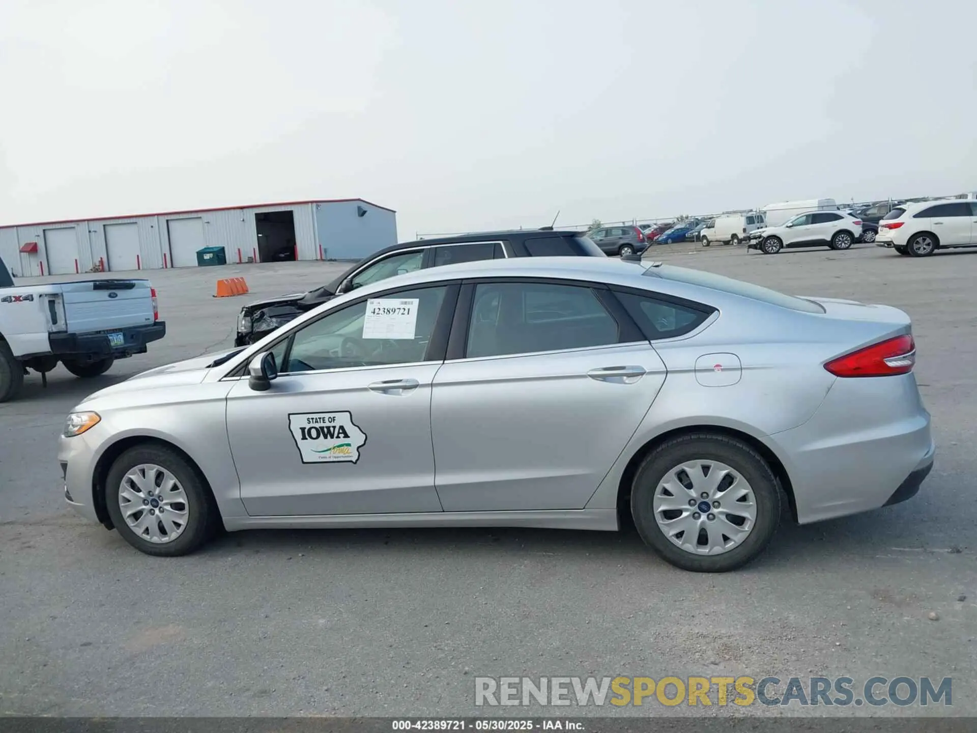 14 Photograph of a damaged car 3FA6P0G72KR151715 FORD FUSION 2019