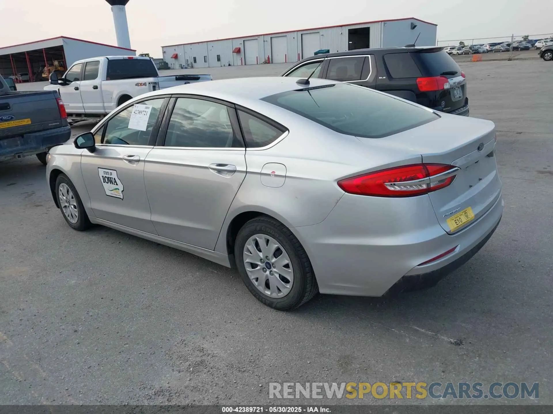 3 Photograph of a damaged car 3FA6P0G72KR151715 FORD FUSION 2019