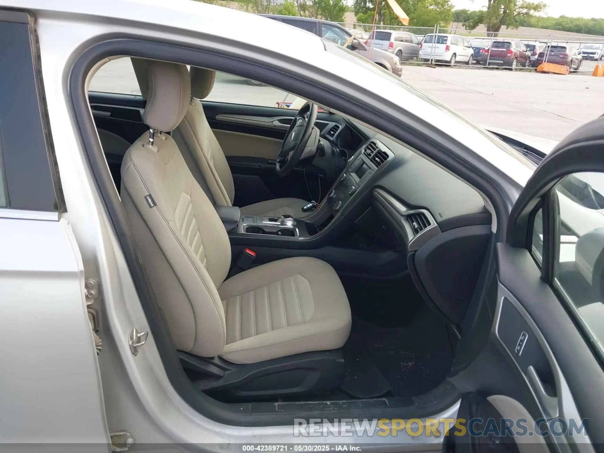 5 Photograph of a damaged car 3FA6P0G72KR151715 FORD FUSION 2019