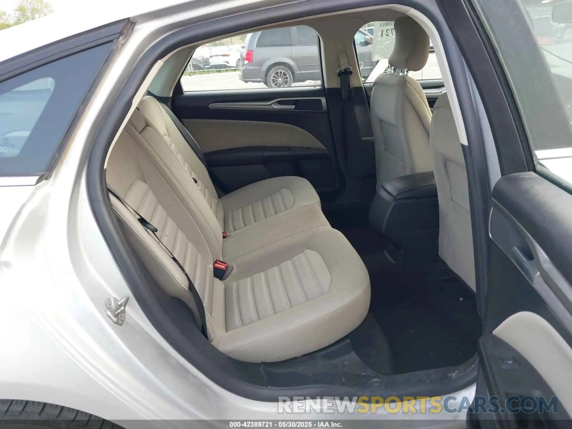8 Photograph of a damaged car 3FA6P0G72KR151715 FORD FUSION 2019