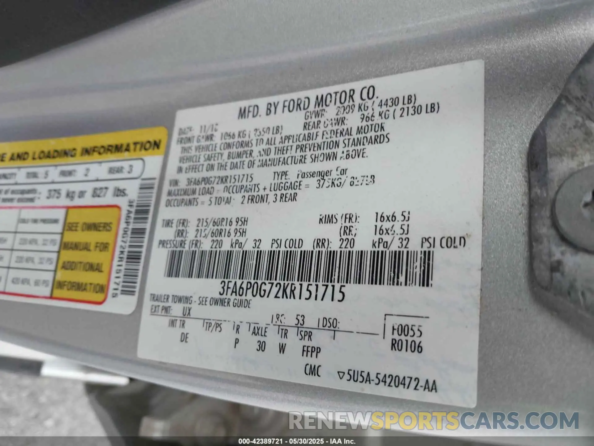 9 Photograph of a damaged car 3FA6P0G72KR151715 FORD FUSION 2019