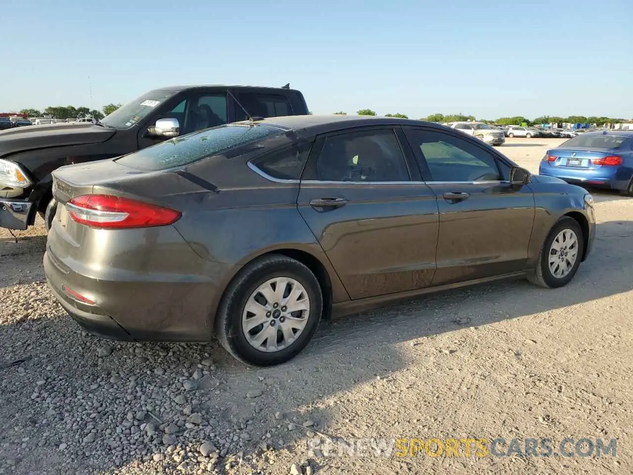 3 Photograph of a damaged car 3FA6P0G72KR193124 FORD FUSION 2019