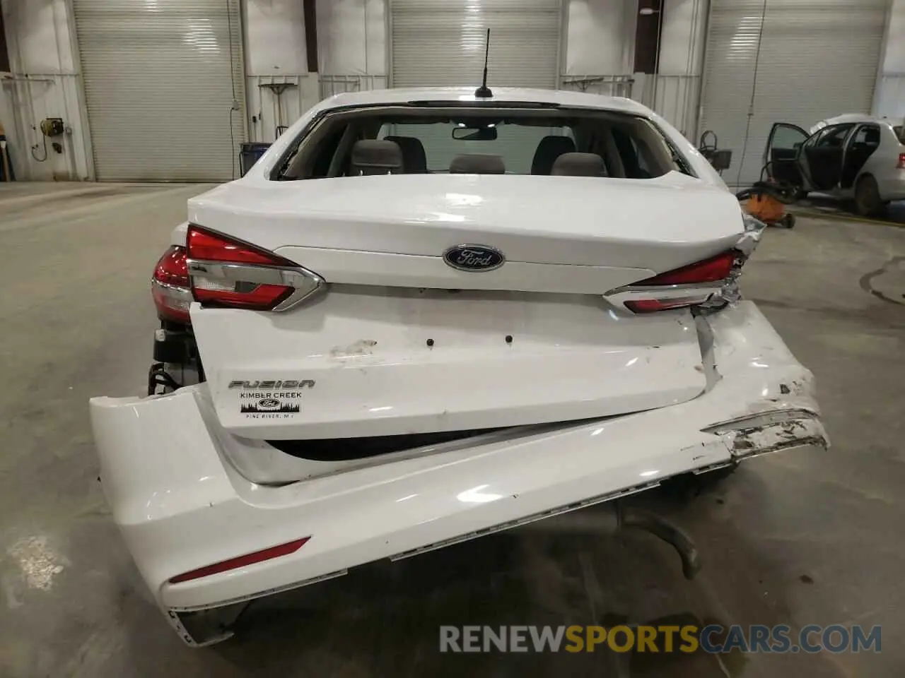 6 Photograph of a damaged car 3FA6P0G72KR199618 FORD FUSION 2019