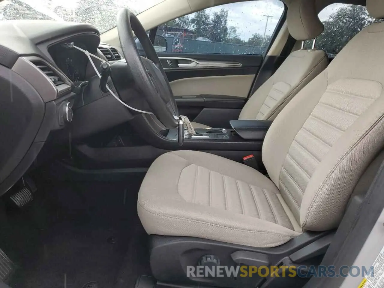 7 Photograph of a damaged car 3FA6P0G73KR161850 FORD FUSION 2019
