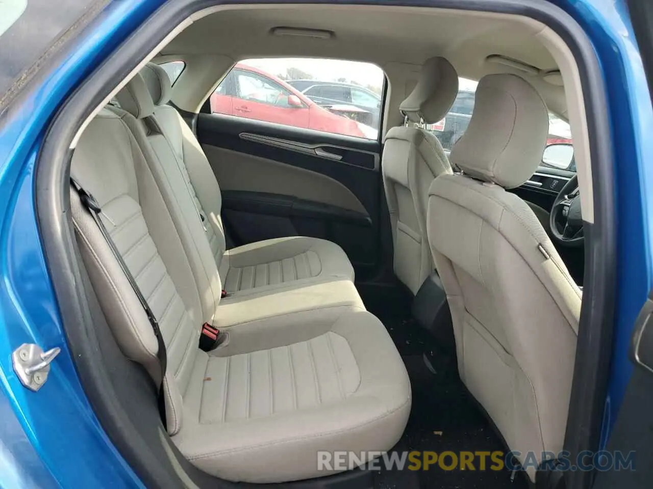 10 Photograph of a damaged car 3FA6P0G73KR283740 FORD FUSION 2019