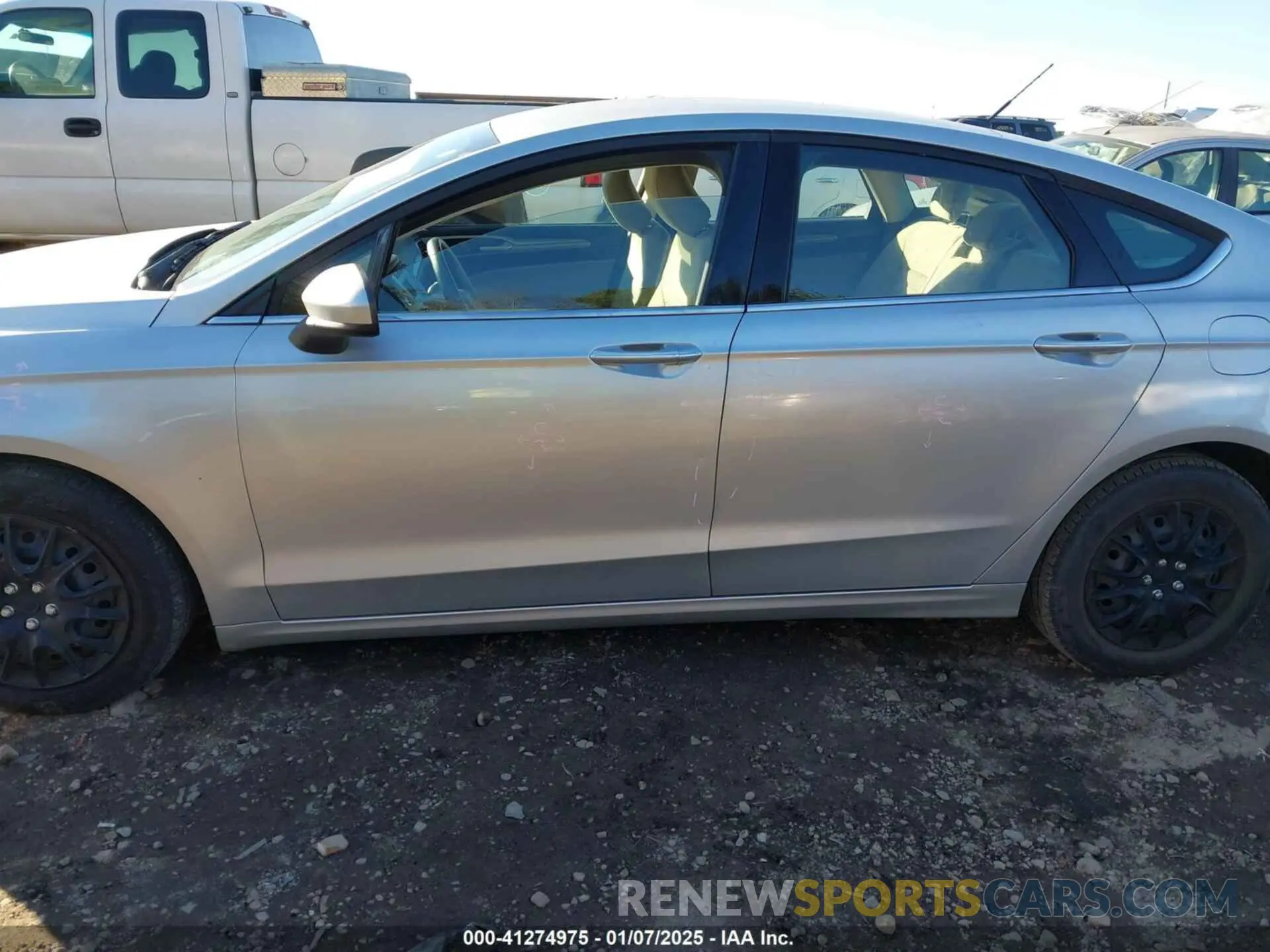 15 Photograph of a damaged car 3FA6P0G74KR160223 FORD FUSION 2019