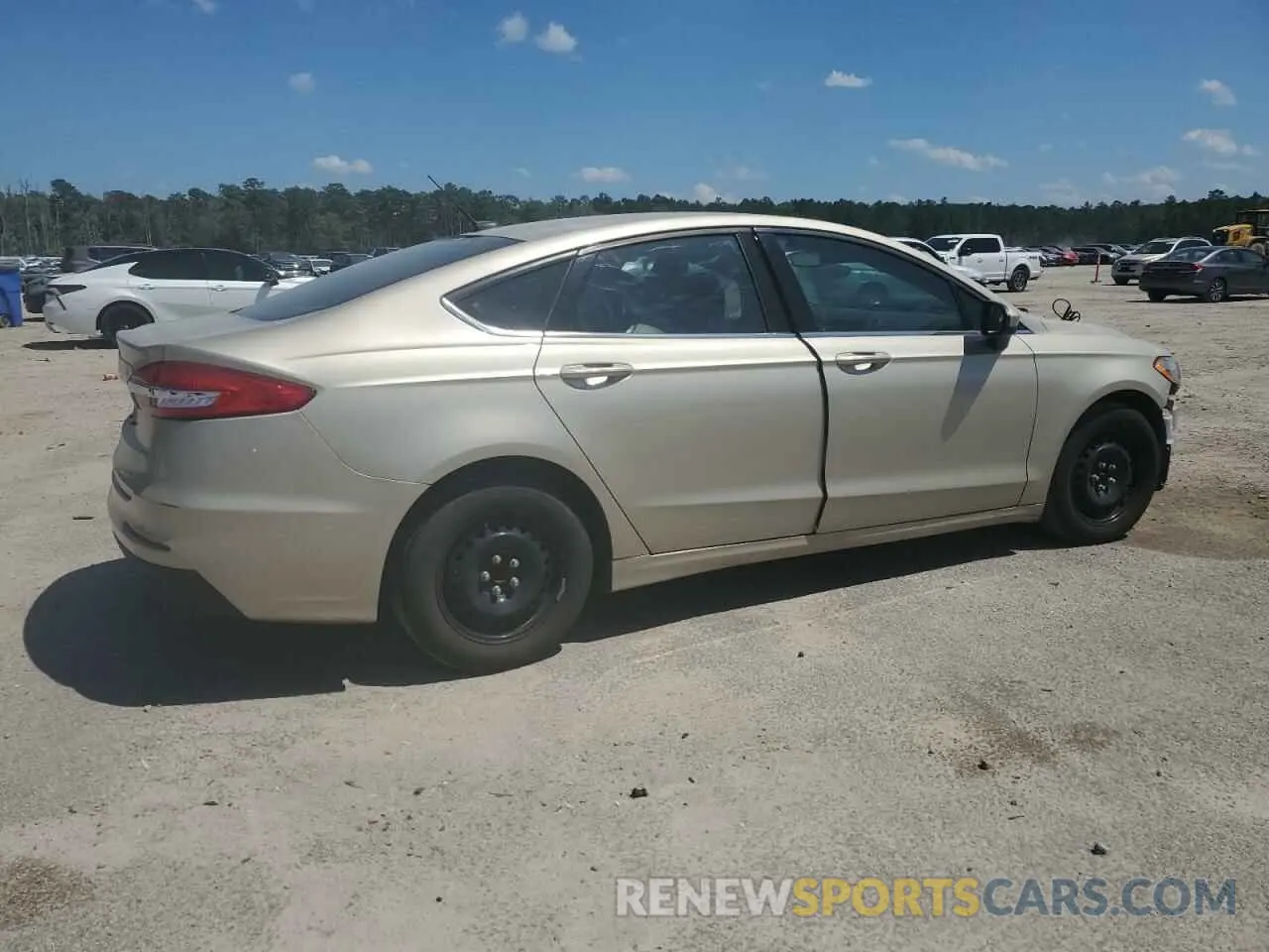 3 Photograph of a damaged car 3FA6P0G74KR246213 FORD FUSION 2019