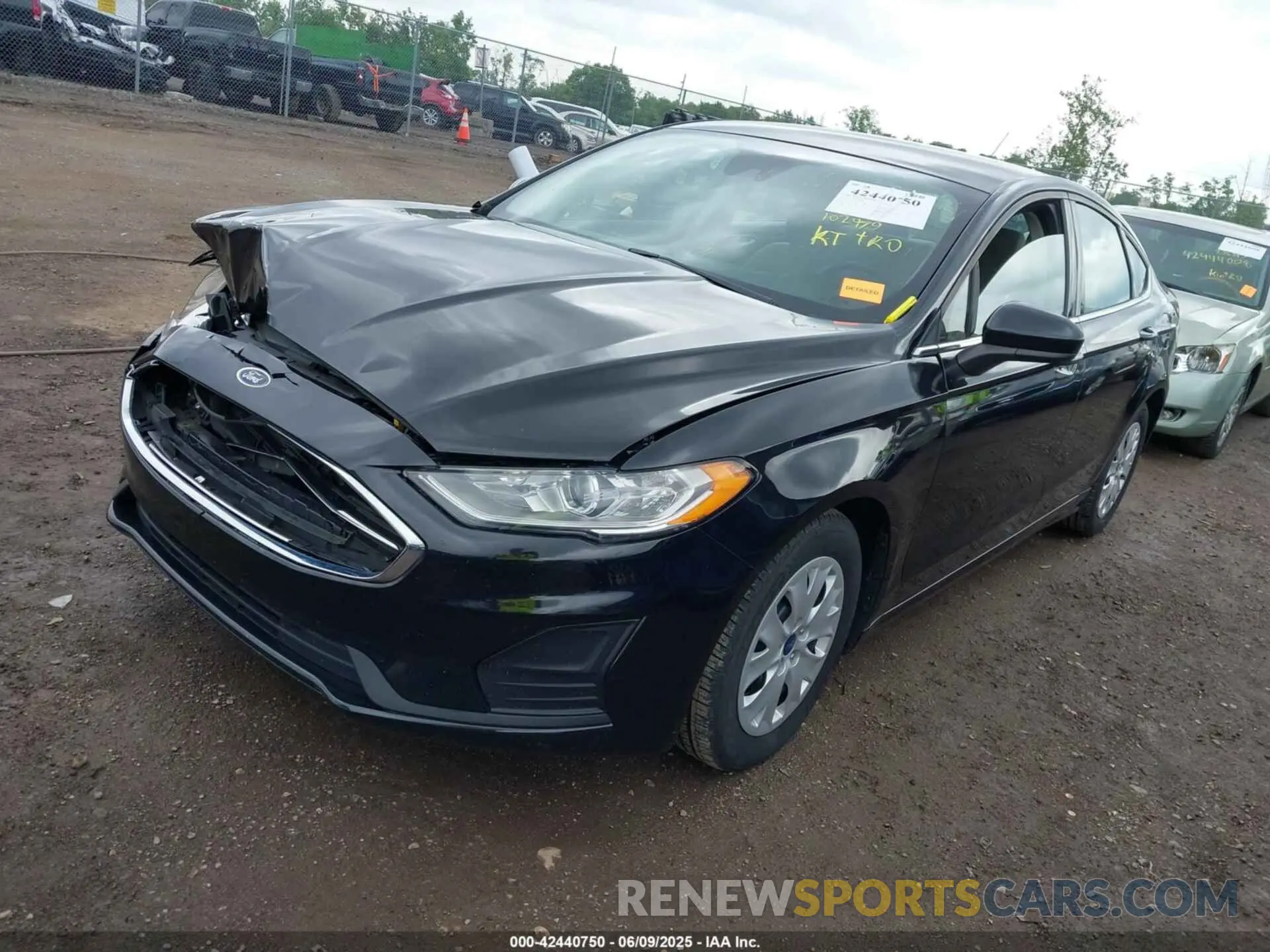 2 Photograph of a damaged car 3FA6P0G74KR282466 FORD FUSION 2019