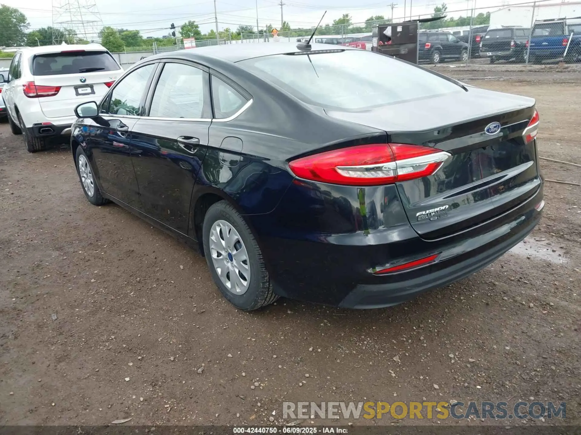 3 Photograph of a damaged car 3FA6P0G74KR282466 FORD FUSION 2019