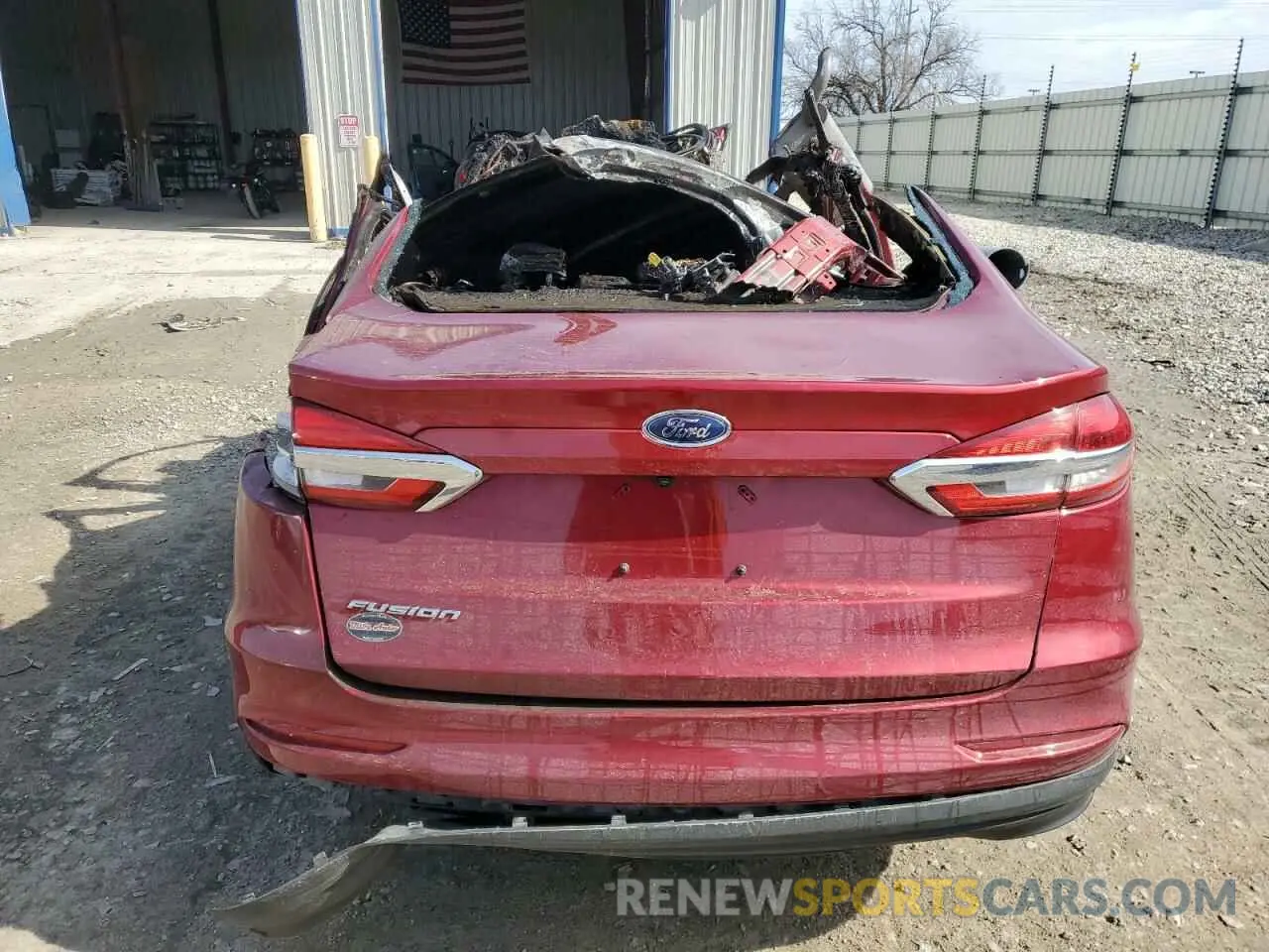6 Photograph of a damaged car 3FA6P0G75KR129465 FORD FUSION 2019