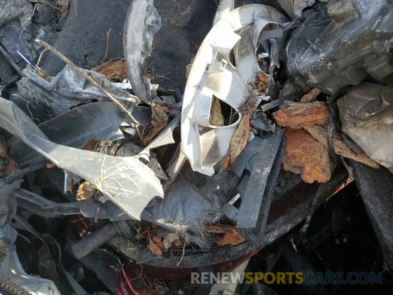 9 Photograph of a damaged car 3FA6P0G75KR129465 FORD FUSION 2019