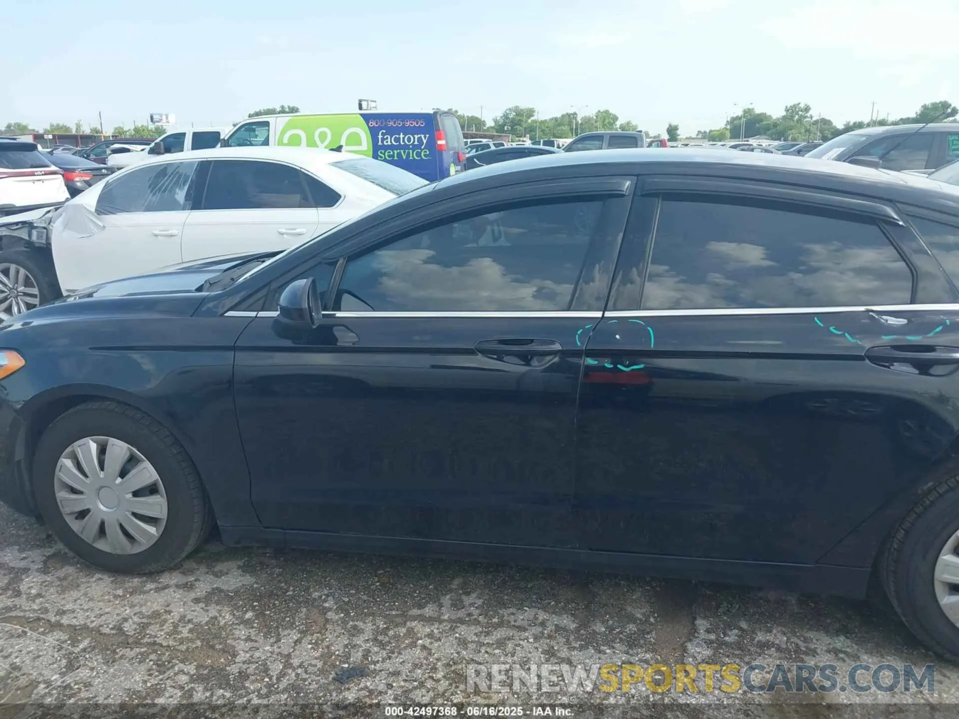 14 Photograph of a damaged car 3FA6P0G75KR130258 FORD FUSION 2019