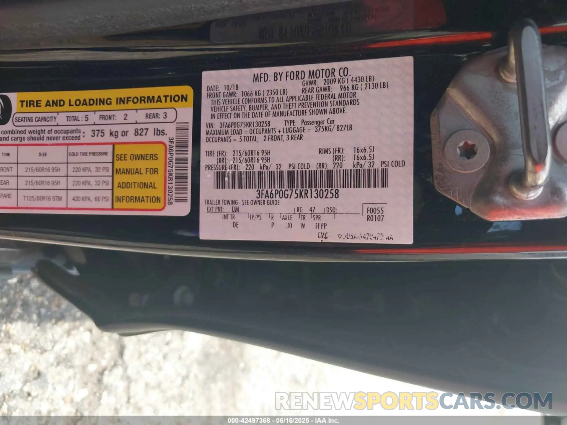 9 Photograph of a damaged car 3FA6P0G75KR130258 FORD FUSION 2019