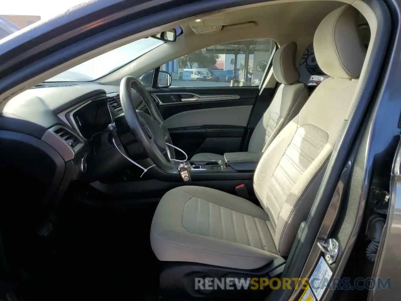 7 Photograph of a damaged car 3FA6P0G75KR216430 FORD FUSION 2019