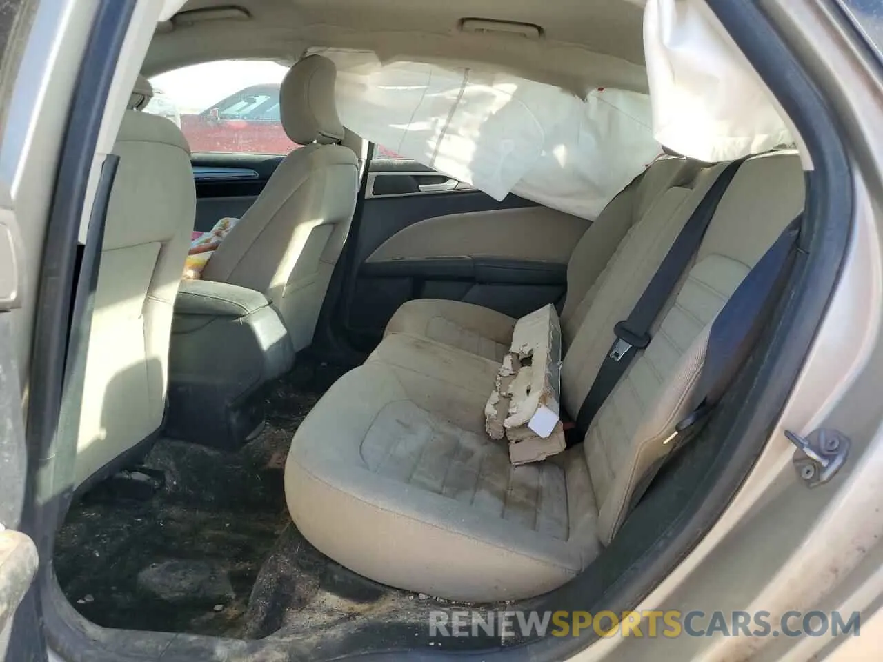 10 Photograph of a damaged car 3FA6P0G75KR250142 FORD FUSION 2019