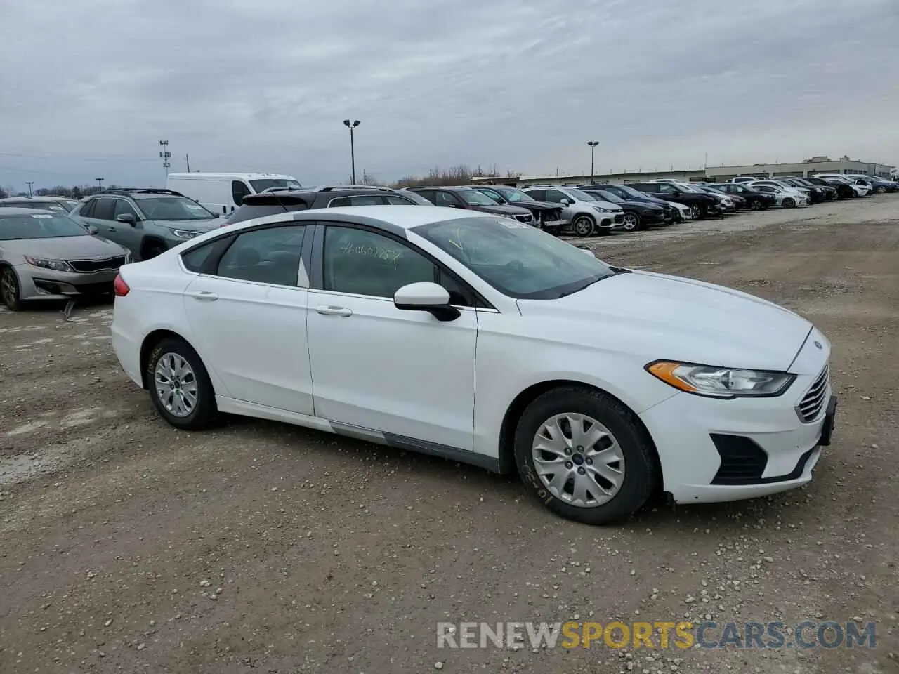 4 Photograph of a damaged car 3FA6P0G75KR251016 FORD FUSION 2019