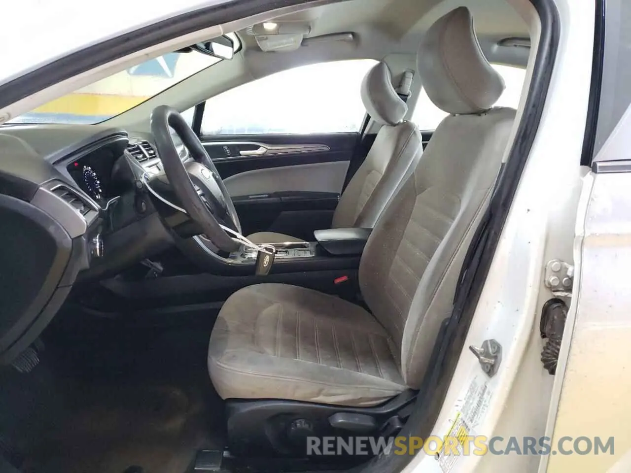 7 Photograph of a damaged car 3FA6P0G75KR251016 FORD FUSION 2019
