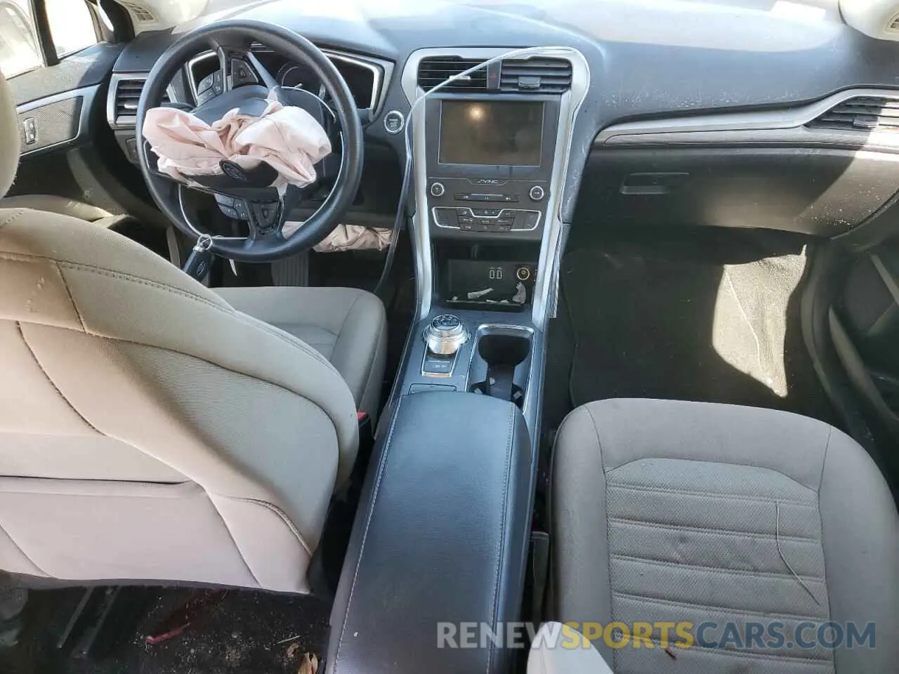 8 Photograph of a damaged car 3FA6P0G75KR280788 FORD FUSION 2019
