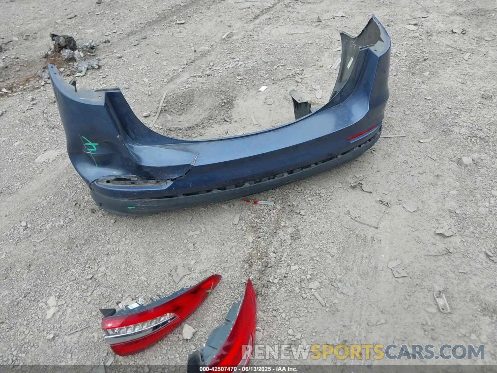 12 Photograph of a damaged car 3FA6P0G76KR102002 FORD FUSION 2019
