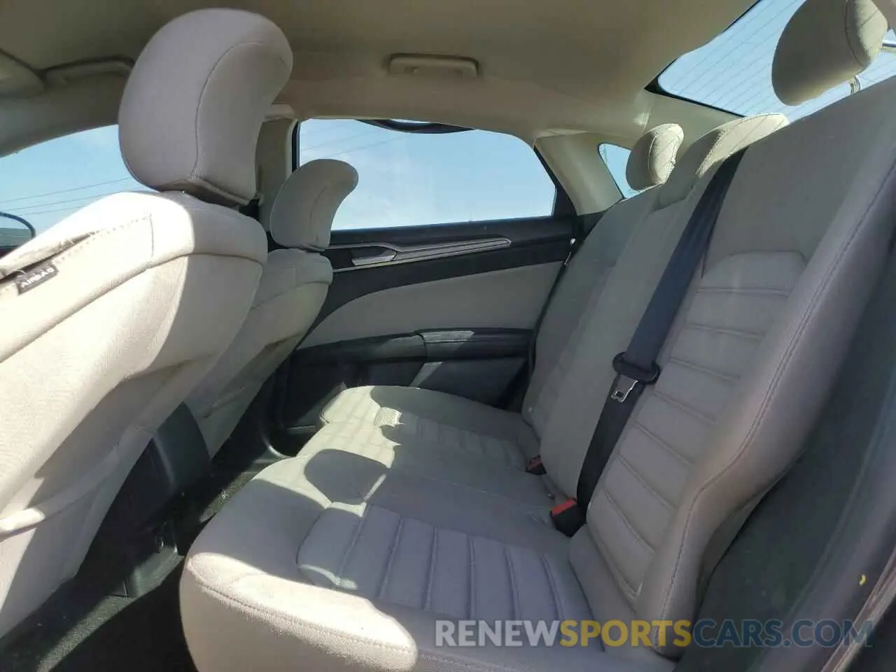 10 Photograph of a damaged car 3FA6P0G76KR108463 FORD FUSION 2019