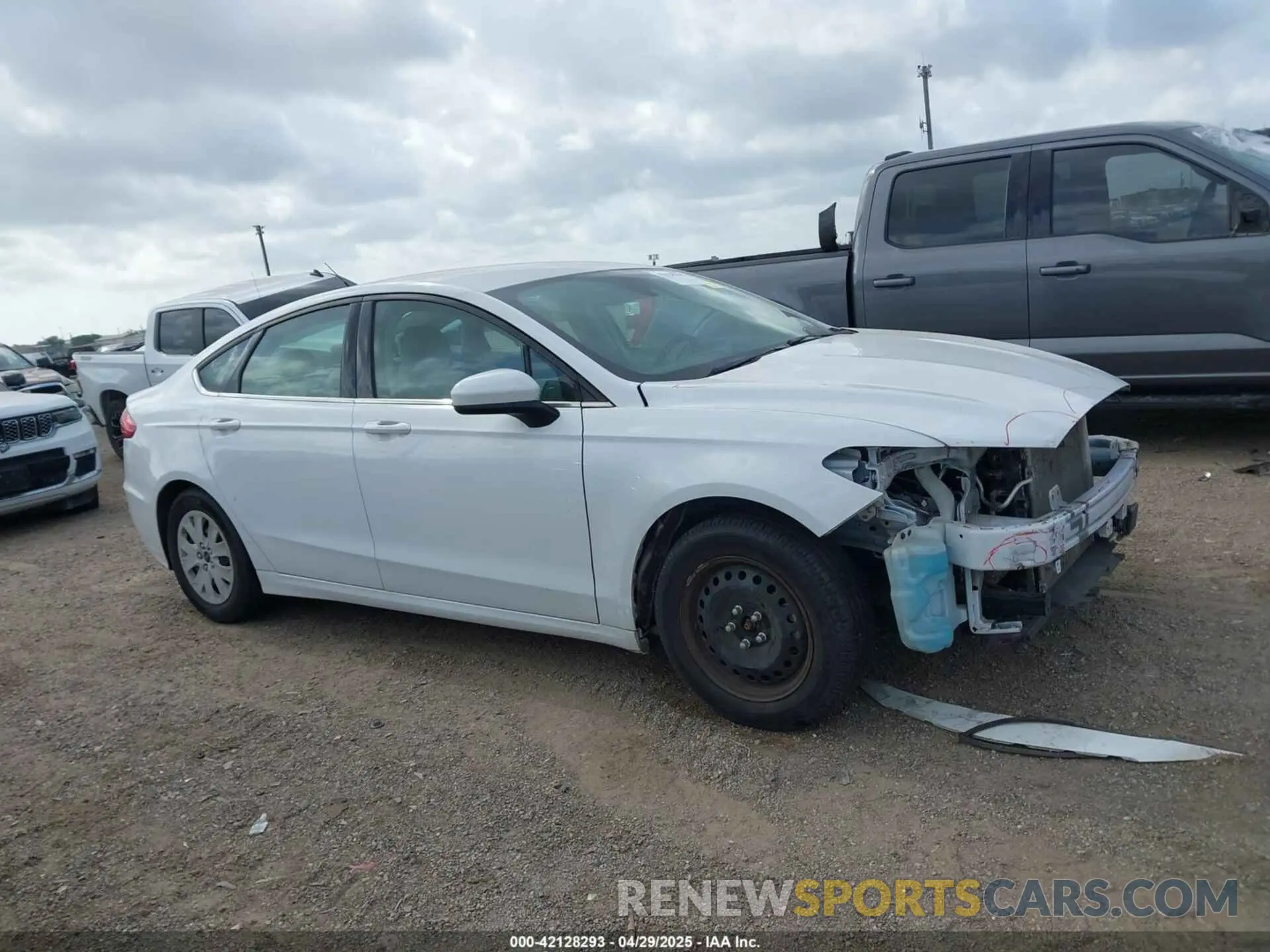 14 Photograph of a damaged car 3FA6P0G76KR170915 FORD FUSION 2019
