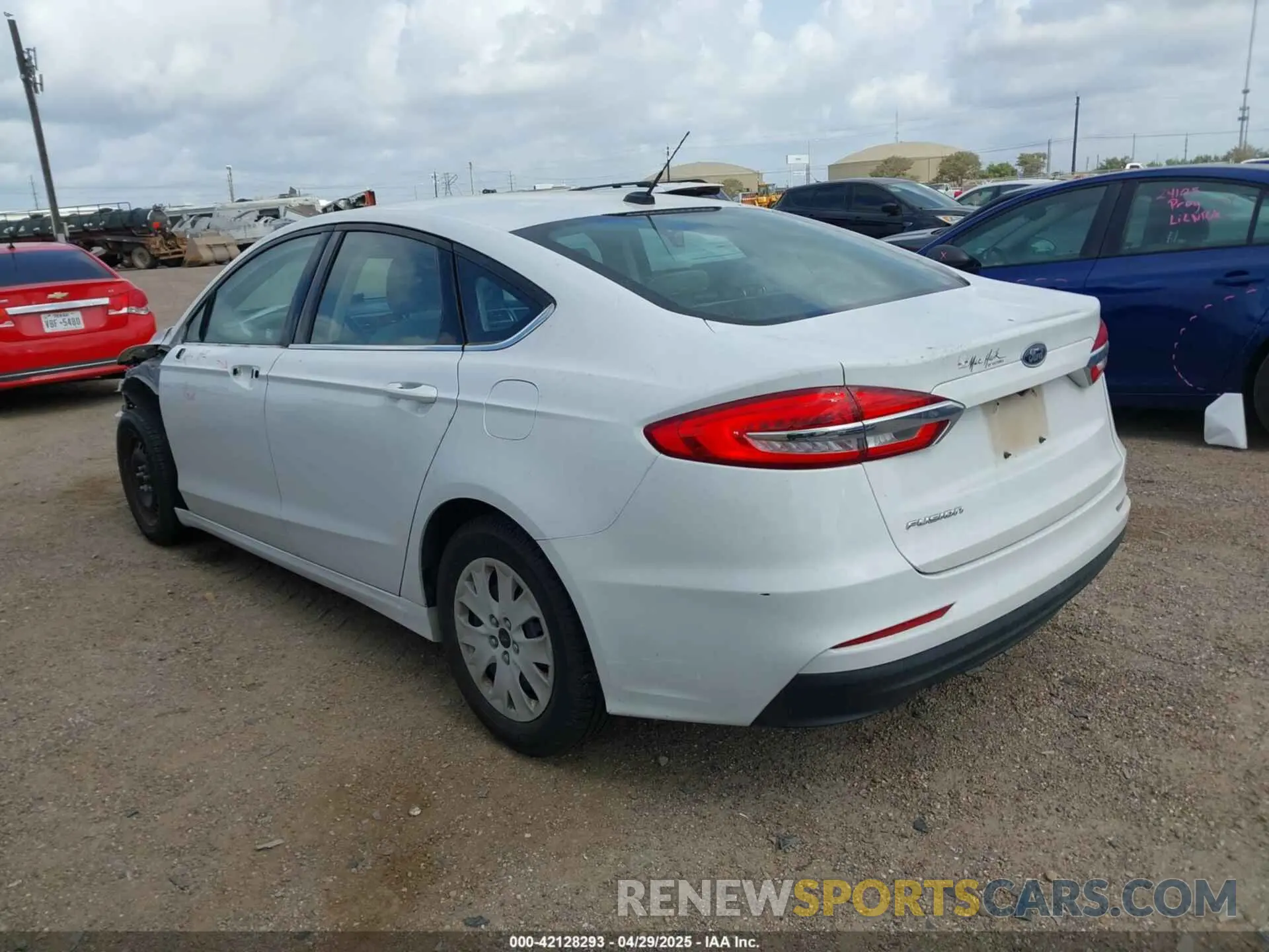 3 Photograph of a damaged car 3FA6P0G76KR170915 FORD FUSION 2019
