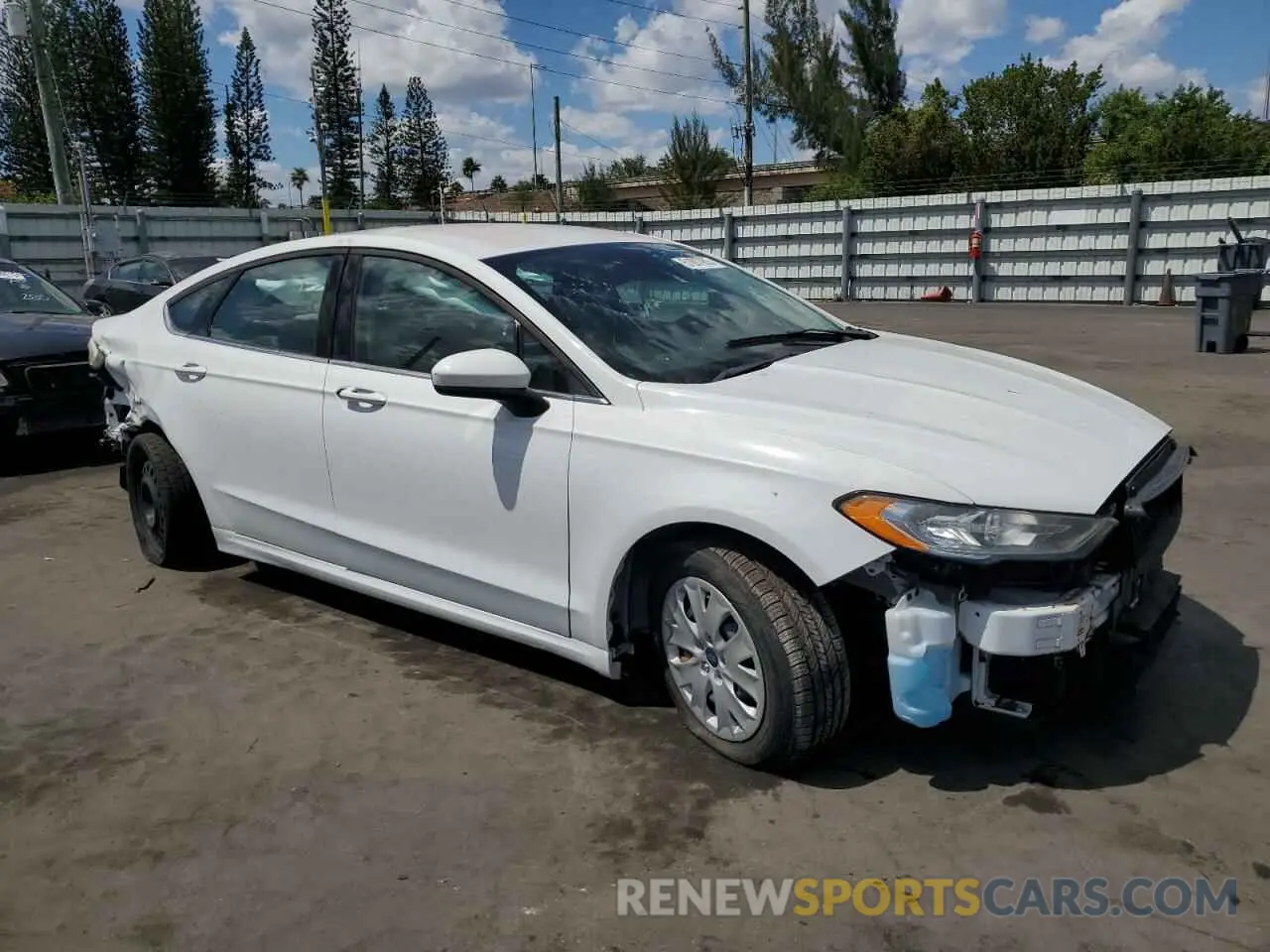 4 Photograph of a damaged car 3FA6P0G76KR229610 FORD FUSION 2019