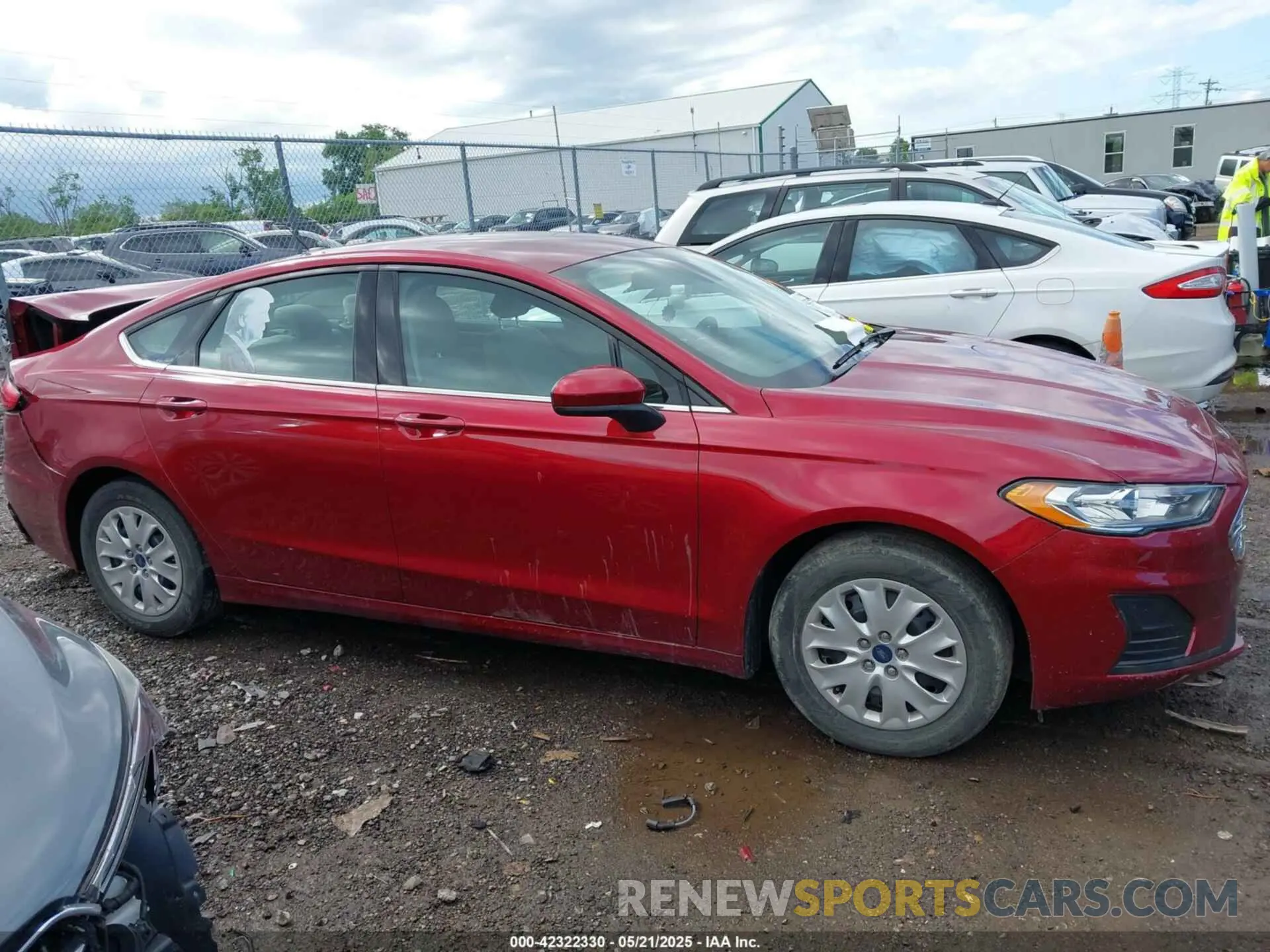13 Photograph of a damaged car 3FA6P0G76KR233267 FORD FUSION 2019