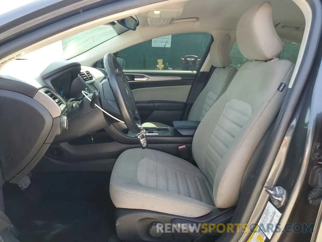 7 Photograph of a damaged car 3FA6P0G77KR146977 FORD FUSION 2019