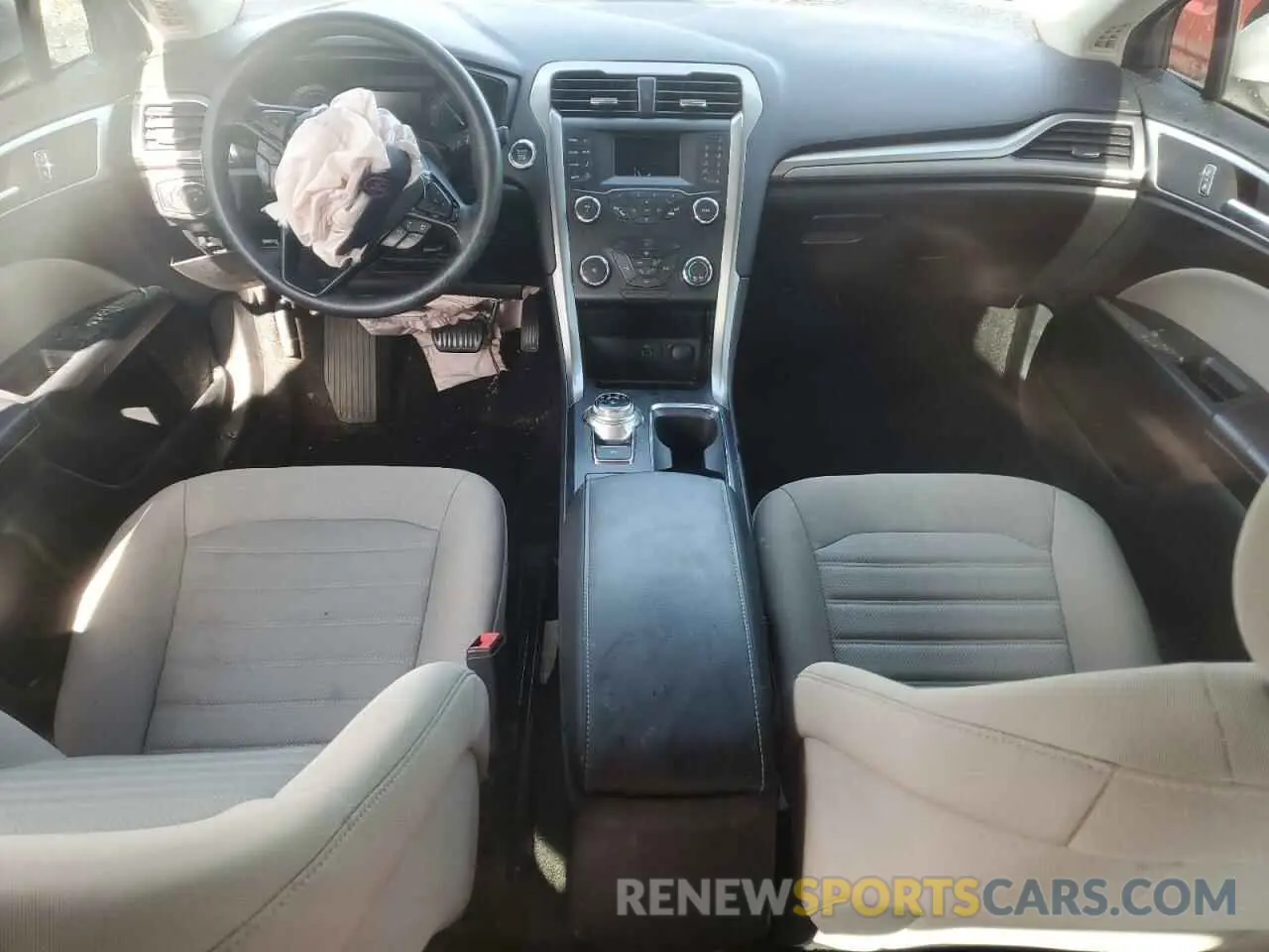 8 Photograph of a damaged car 3FA6P0G77KR213562 FORD FUSION 2019
