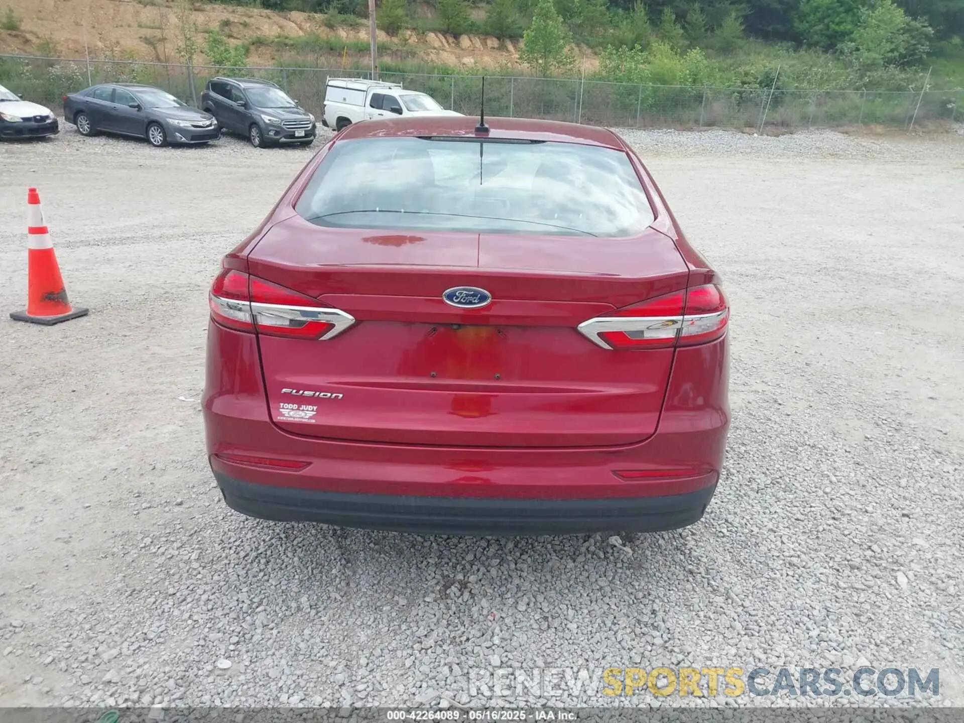 16 Photograph of a damaged car 3FA6P0G77KR215022 FORD FUSION 2019
