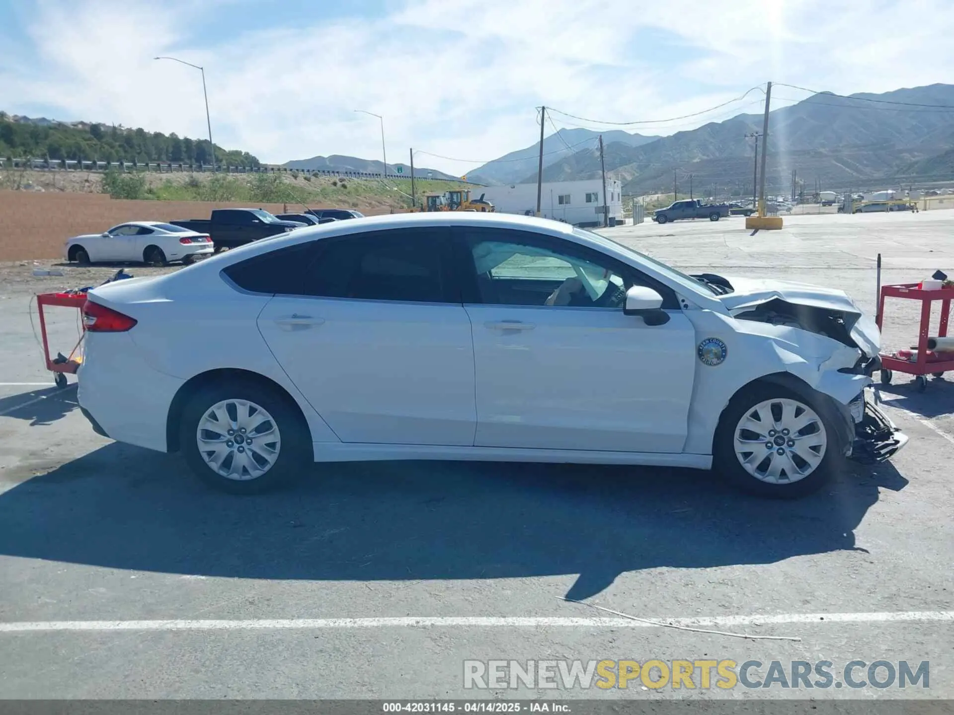 13 Photograph of a damaged car 3FA6P0G77KR218129 FORD FUSION 2019