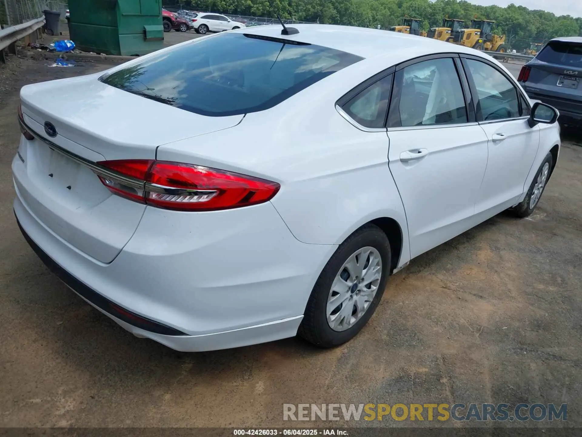 4 Photograph of a damaged car 3FA6P0G77KR234914 FORD FUSION 2019