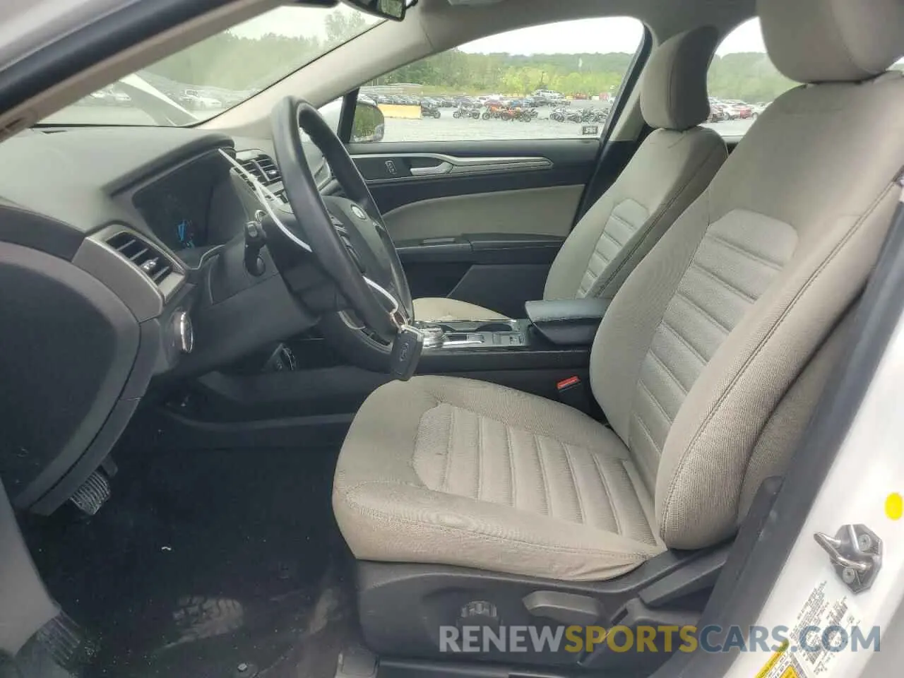 7 Photograph of a damaged car 3FA6P0G78KR200433 FORD FUSION 2019
