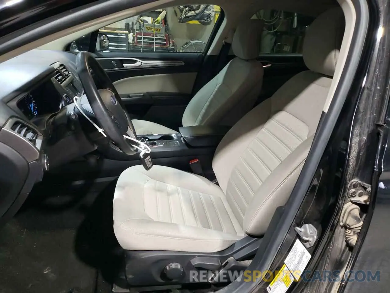 7 Photograph of a damaged car 3FA6P0G78KR231892 FORD FUSION 2019