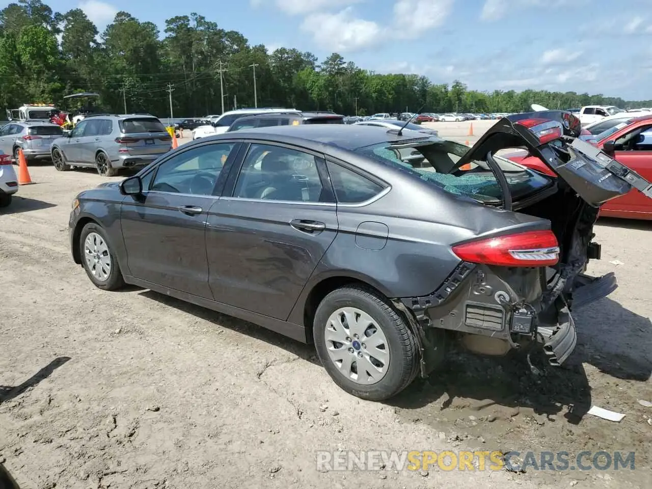 2 Photograph of a damaged car 3FA6P0G79KR246739 FORD FUSION 2019