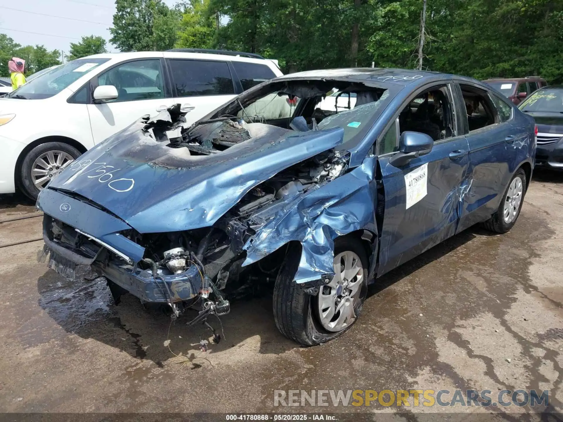 2 Photograph of a damaged car 3FA6P0G79KR267560 FORD FUSION 2019
