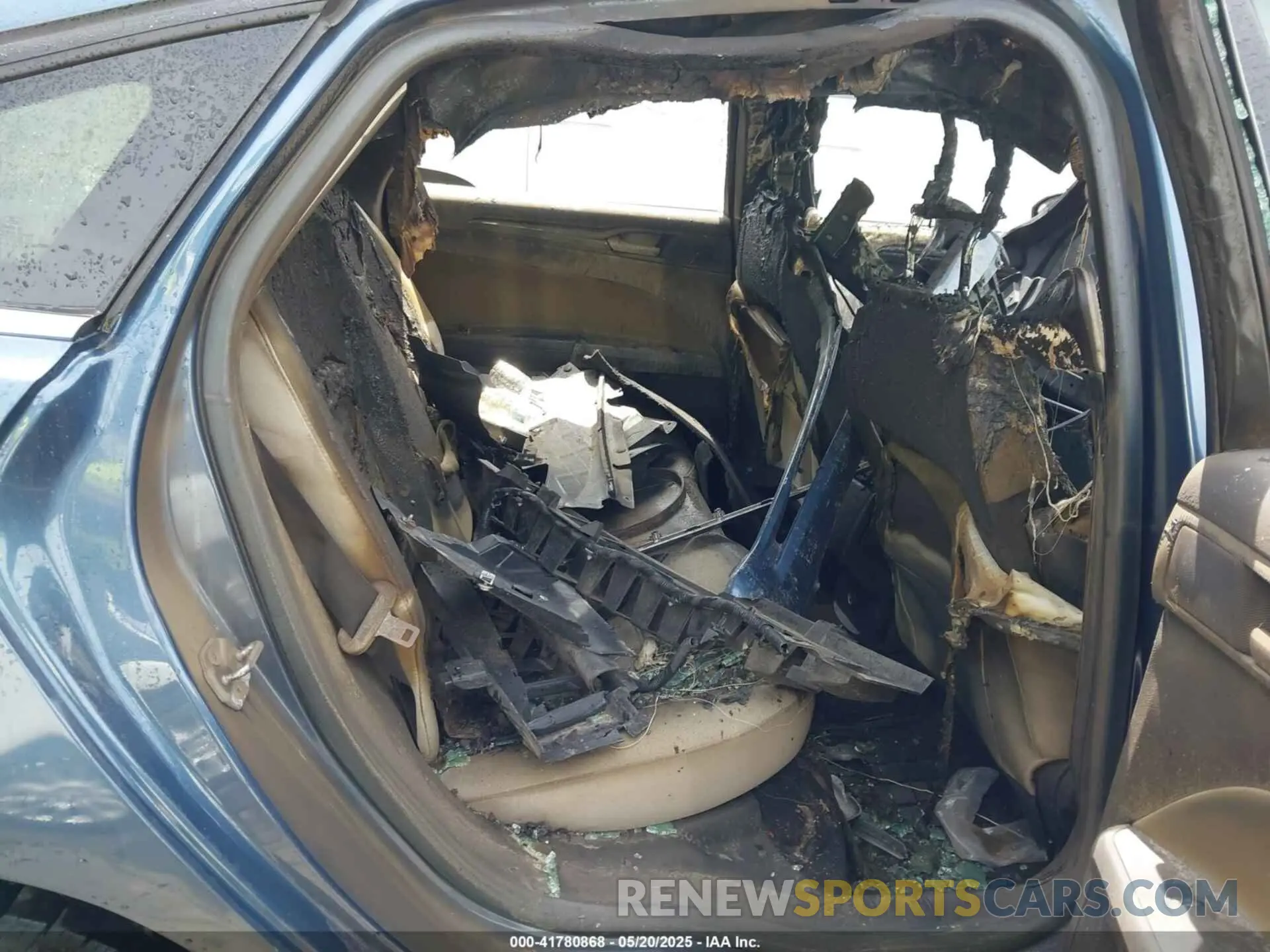 8 Photograph of a damaged car 3FA6P0G79KR267560 FORD FUSION 2019