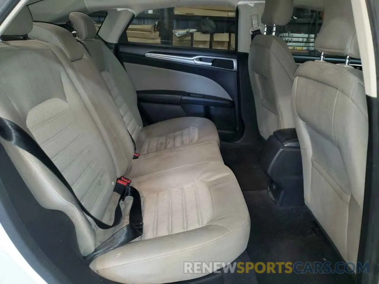 10 Photograph of a damaged car 3FA6P0G7XKR102214 FORD FUSION 2019