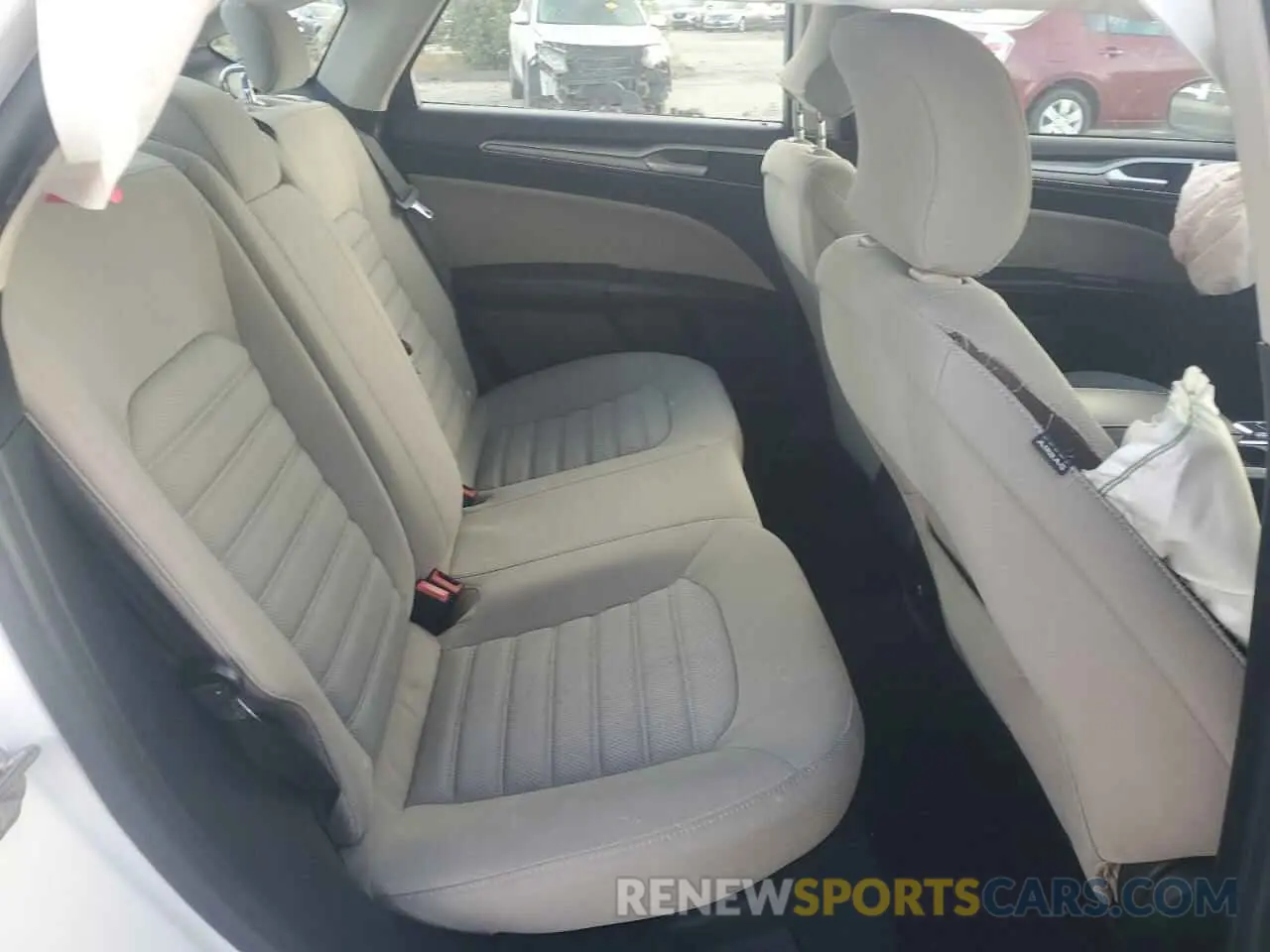 10 Photograph of a damaged car 3FA6P0G7XKR108675 FORD FUSION 2019