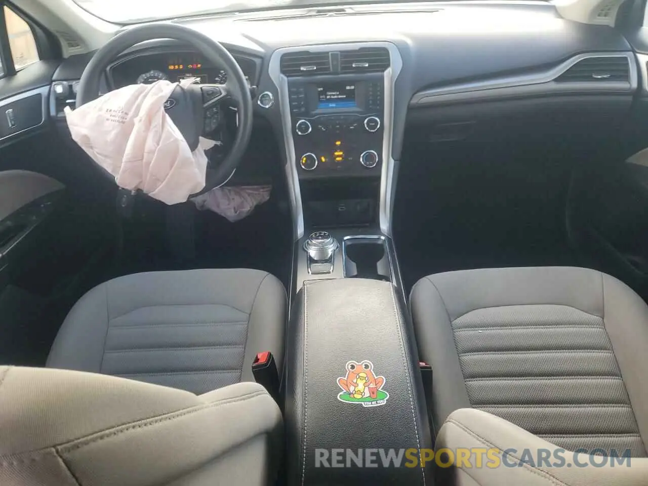 8 Photograph of a damaged car 3FA6P0G7XKR108675 FORD FUSION 2019