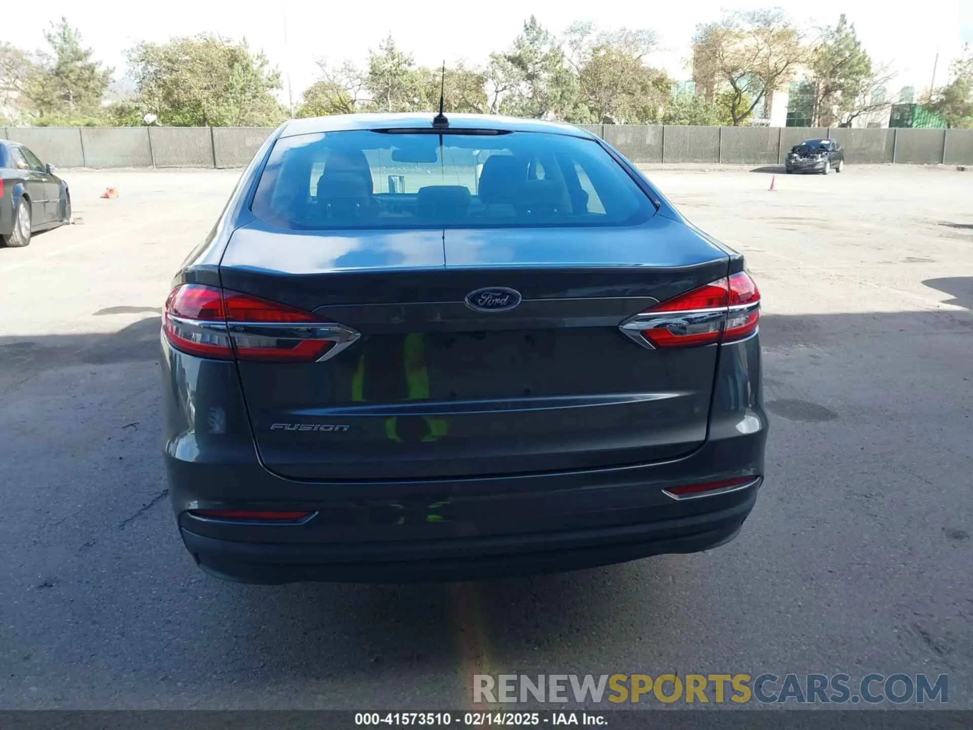 16 Photograph of a damaged car 3FA6P0G7XKR232512 FORD FUSION 2019