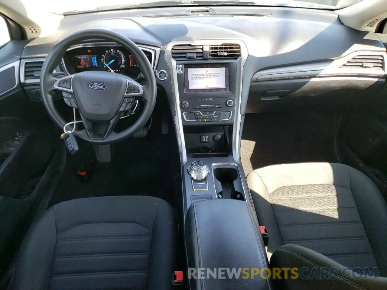 8 Photograph of a damaged car 3FA6P0H71KR243381 FORD FUSION 2019